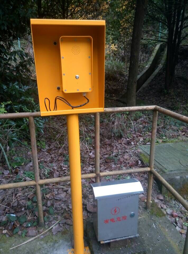 Téléphones d'urgence sur la route